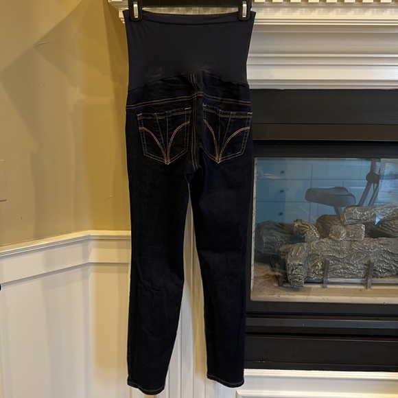 Maternity skinny jeans by Indigo Blue - Picture 2 of 3